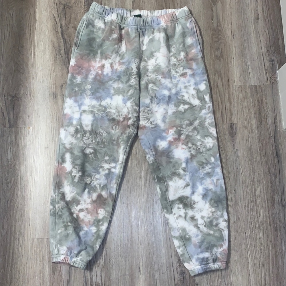 Tie dye sweat pants size medium!